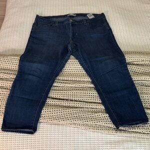 Levis Boyfriend Blue Jeans | 33
